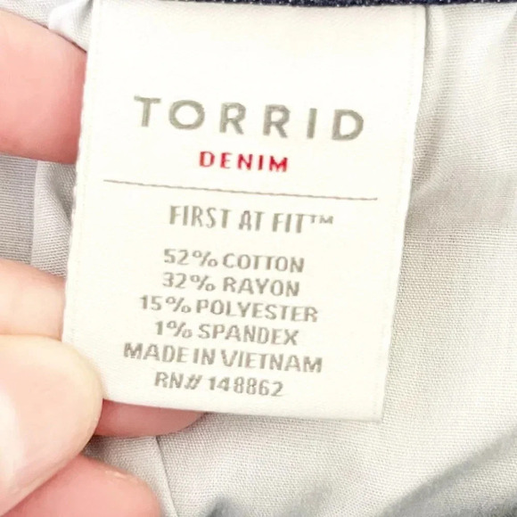 Torrid Distressed Wash High Waist Cropped Jegging Jeans Women's Plus Size 26 - Picture 7 of 8